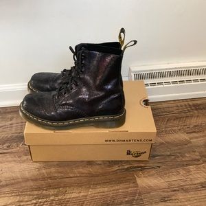 Iridescent crackle dr. Airway martens